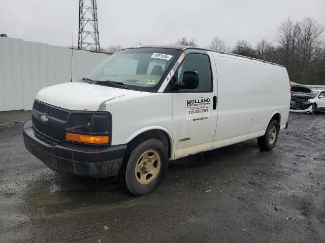 1GCFG29T351170403 - 2005 CHEVROLET EXPRESS G2 WHITE photo 1