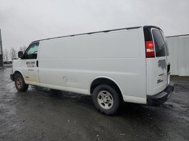 1GCFG29T351170403 - 2005 CHEVROLET EXPRESS G2 WHITE photo 2