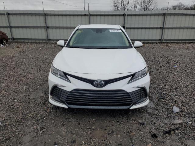4T1C11AK8PU113709 - 2023 TOYOTA CAMRY LE WHITE photo 5