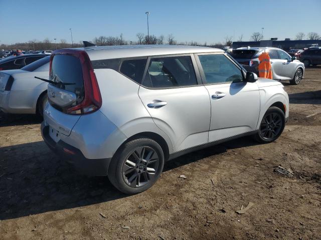 KNDJ33AU6M7756282 - 2021 KIA SOUL EX SILVER photo 3