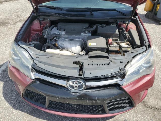 4T1BF1FK2HU757925 - 2017 TOYOTA CAMRY LE RED photo 11