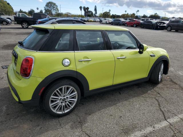 WMW53DK04R2V36160 - 2024 MINI COOPER S YELLOW photo 3