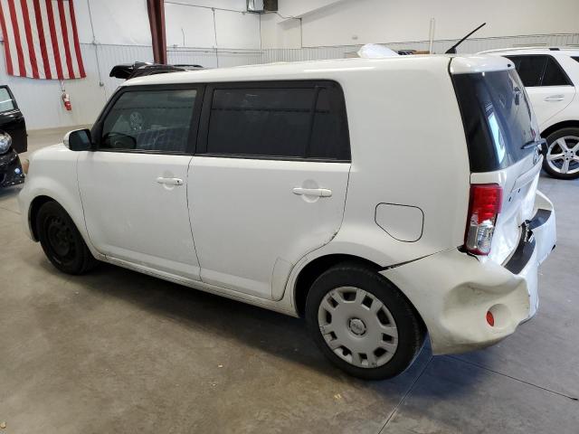 JTLZE4FE0FJ075470 - 2015 TOYOTA SCION XB WHITE photo 2