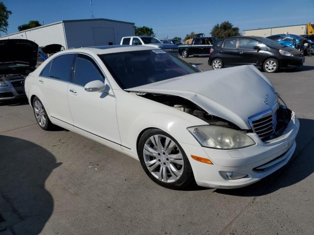 WDDNG71X98A214728 - 2008 MERCEDES-BENZ S 550 WHITE photo 4