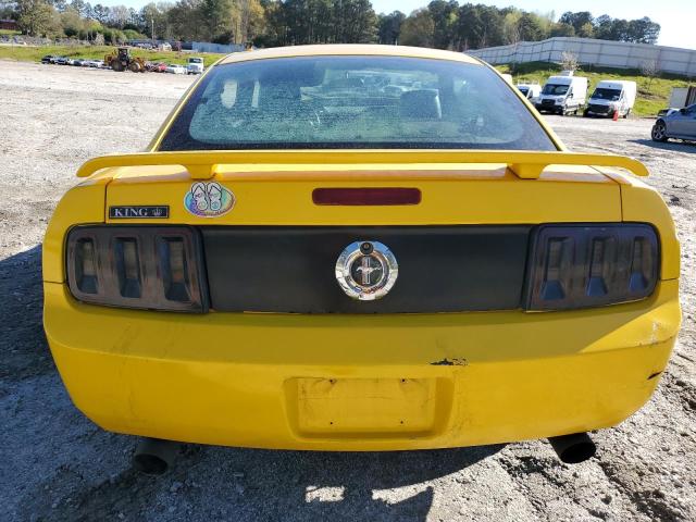 1ZVFT80NX55239283 - 2005 FORD MUSTANG YELLOW photo 6