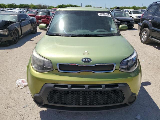 KNDJN2A21G7864381 - 2016 KIA SOUL GREEN photo 5