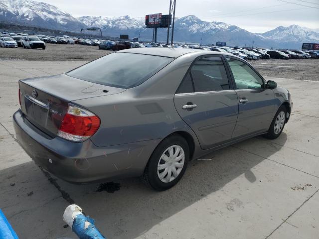 4T1BE32K55U585583 - 2005 TOYOTA CAMRY LE GRAY photo 3