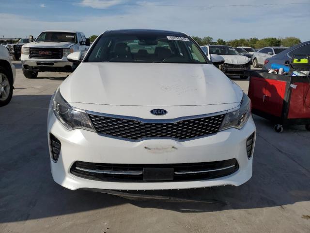 5XXGU4L34JG190580 - 2018 KIA OPTIMA EX WHITE photo 5