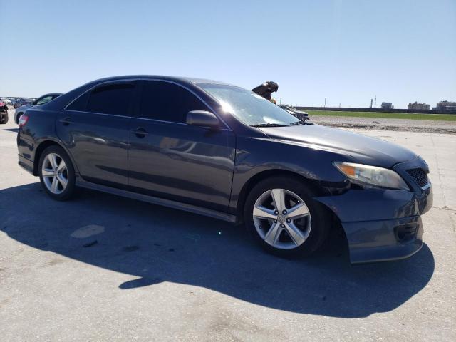 4T1BF3EK0BU194426 - 2011 TOYOTA CAMRY BASE GRAY photo 4