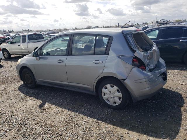 3N1BC13E88L371745 - 2008 NISSAN VERSA S GRAY photo 2