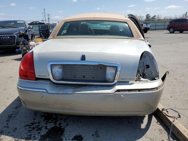 1LNHM83W84Y665902 - 2004 LINCOLN TOWN CAR ULTIMATE WHITE photo 6