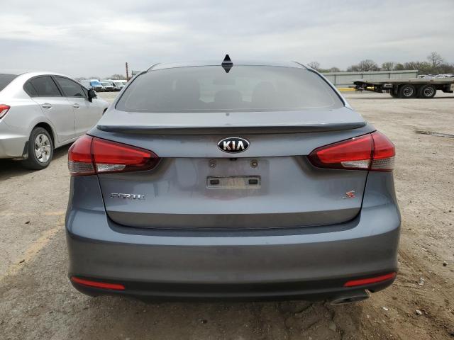 3KPFL4A7XJE224924 - 2018 KIA FORTE LX GRAY photo 6