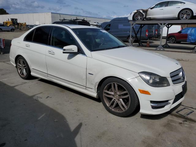 WDDGF4HB2CA604230 - 2012 MERCEDES-BENZ C 250 WHITE photo 4