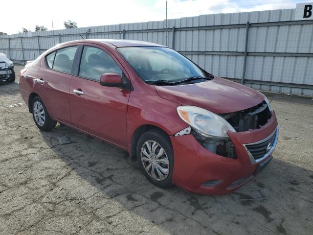 3N1CN7AP4DL855623 - 2013 NISSAN VERSA S RED photo 4