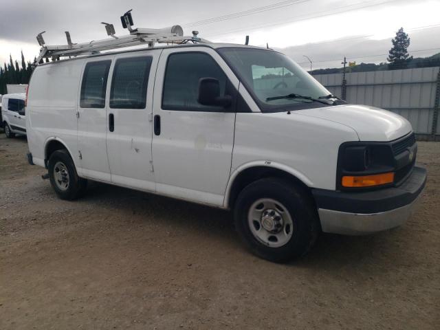 1GCWGFCB4E1132251 - 2014 CHEVROLET EXPRESS G2 WHITE photo 4