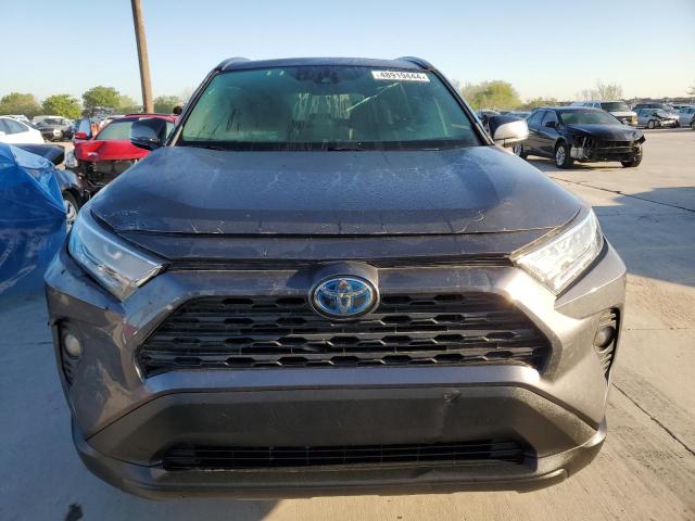 2T3RWRFV2LW078664 - 2020 TOYOTA RAV4 XLE GRAY photo 5