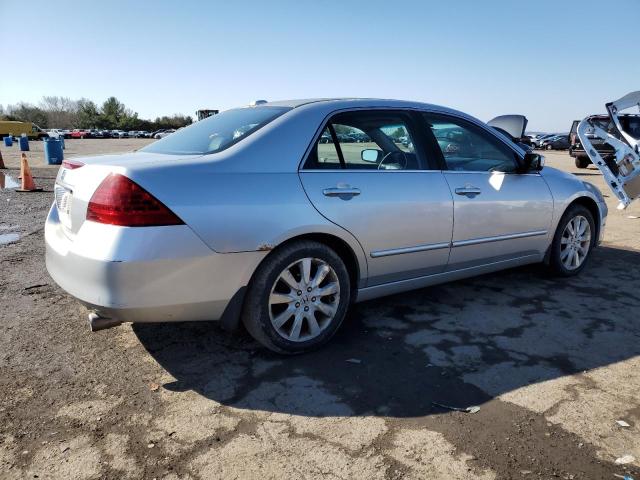 1HGCM665X7A002657 - 2007 HONDA ACCORD EX SILVER photo 3