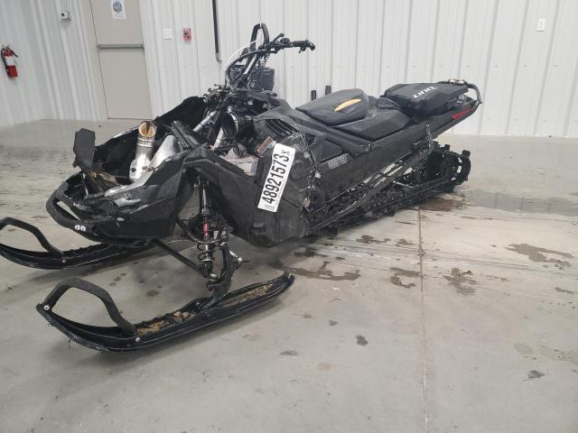 2BPSTNPF7PV000026 - 2023 SKI DOO SUMMIT X BLACK photo 2