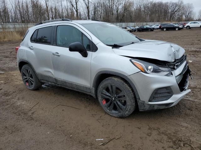 3GNCJLSB8JL358209 - 2018 CHEVROLET TRAX 1LT SILVER photo 4