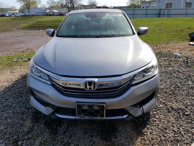 1HGCR2F67HA099627 - 2017 HONDA ACCORD SPORT ვერცხლისფერი ფოტო 5