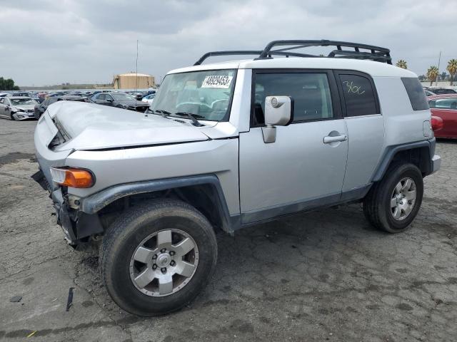 JTEBU11F970038970 - 2007 TOYOTA FJ CRUISER SILVER photo 1