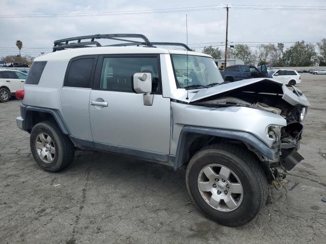 JTEBU11F970038970 - 2007 TOYOTA FJ CRUISER SILVER photo 4