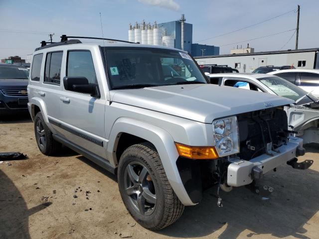 1J8HG48K27C606610 - 2007 JEEP COMMANDER SILVER photo 4