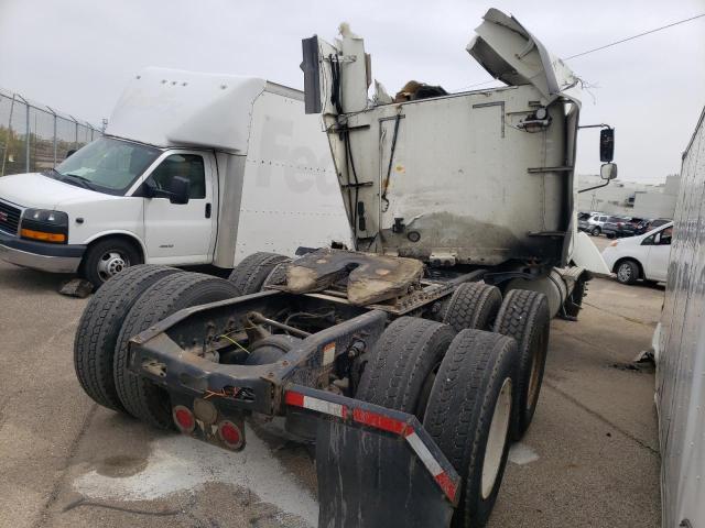 1FUJA6CK16LV50762 - 2006 FREIGHTLINER CONVENTION COLUMBIA WHITE photo 4