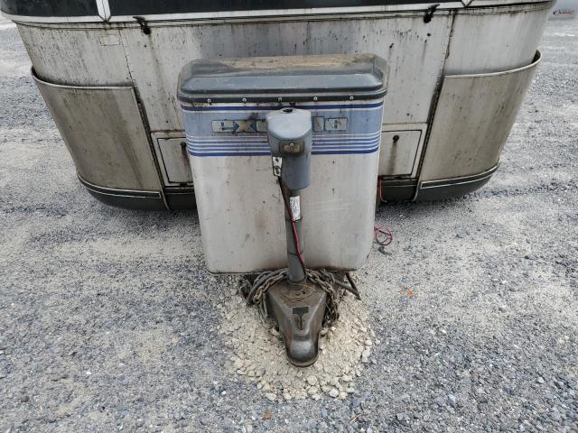 1STHEYU34WJ512050 - 1998 AIRSTREAM CAMPER SILVER photo 7