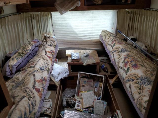 1STHEYU34WJ512050 - 1998 AIRSTREAM CAMPER SILVER photo 9