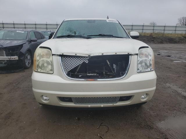 1GKS2EEF8BR392158 - 2011 GMC YUKON DENALI WHITE photo 5