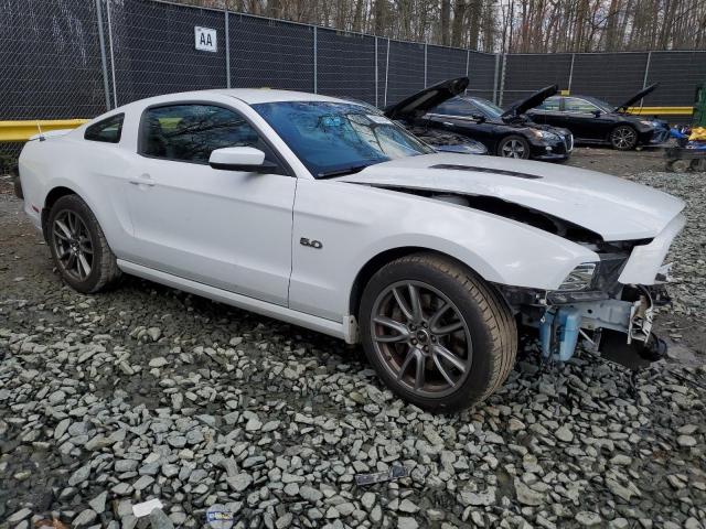 1ZVBP8CF6E5298175 - 2014 FORD MUSTANG GT WHITE photo 4