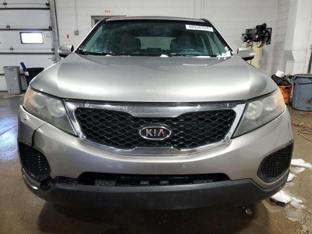 5XYKT3A1XBG034811 - 2011 KIA SORENTO BASE GRAY photo 5