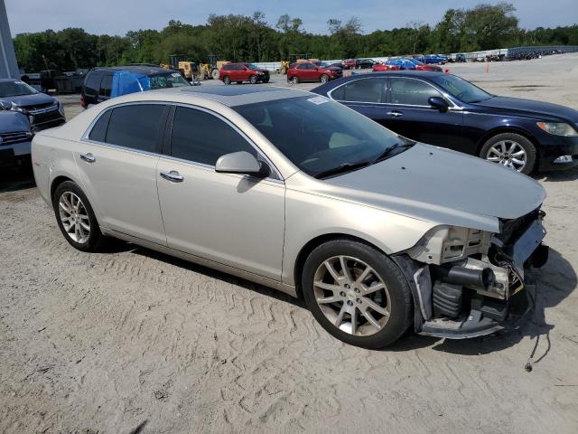 1G1ZE5E75AF152035 - 2010 CHEVROLET MALIBU LTZ كريمي صورة 4