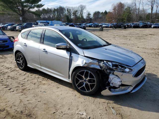 1FADP3K2XGL296396 - 2016 FORD FOCUS SE SILVER photo 4