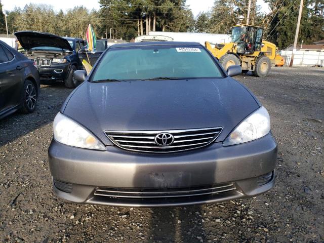 4T1BE30K45U979014 - 2005 TOYOTA CAMRY LE GRAY photo 5