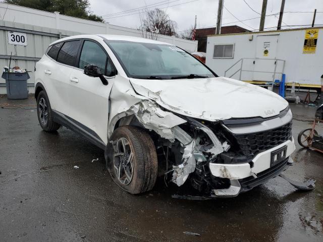 KNDPUCAF7P7037684 - 2023 KIA SPORTAGE LX WHITE photo 4