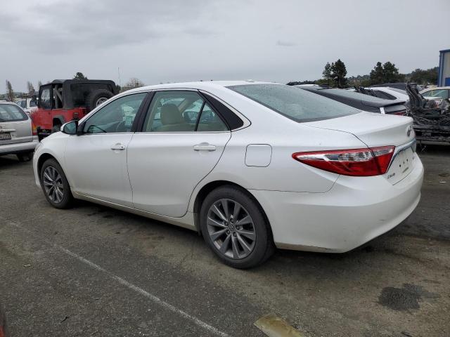 4T1BF1FK6GU559167 - 2016 TOYOTA CAMRY LE WHITE photo 2