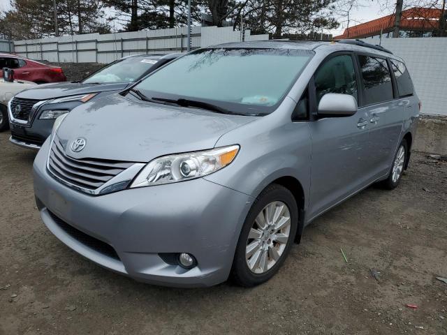 5TDDK3DC2FS119188 - 2015 TOYOTA SIENNA XLE SILVER photo 1