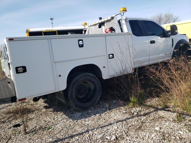 1FD0X4GT6HEC03908 - 2017 FORD F450 SUPER DUTY WHITE photo 3