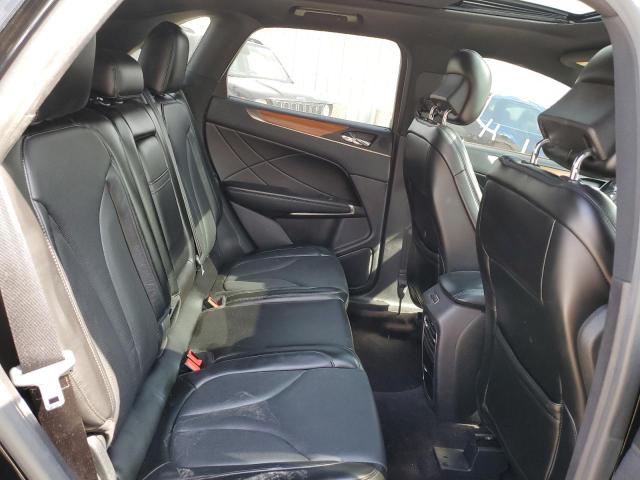 5LMCJ3D95HUL56638 - 2017 LINCOLN MKC RESERVE შავი ფოტო 11