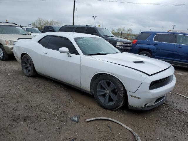 2C3CDZAG7KH687689 - 2019 DODGE CHALLENGER SXT WHITE photo 4