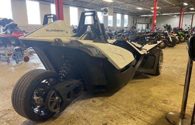 57XAASFA7K8133167 - 2019 POLARIS SLINGSHOT WHITE photo 4