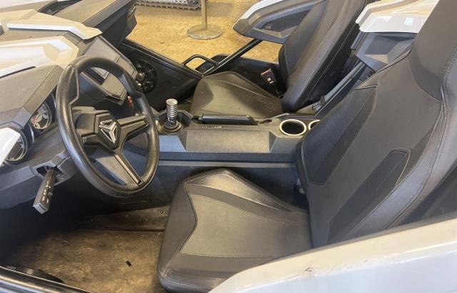57XAASFA7K8133167 - 2019 POLARIS SLINGSHOT WHITE photo 6