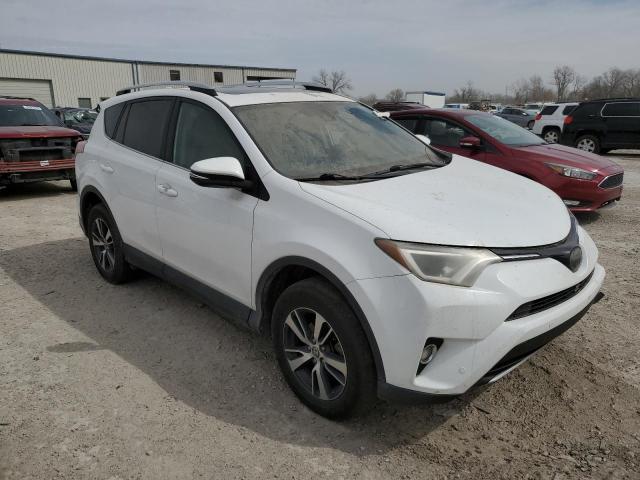 2T3RFREV4GW535434 - 2016 TOYOTA RAV4 XLE WHITE photo 4