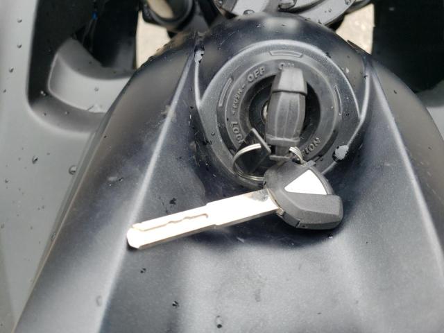 ML5EXER18SDAE0731 - 2025 KAWASAKI EX650 R BLACK photo 8