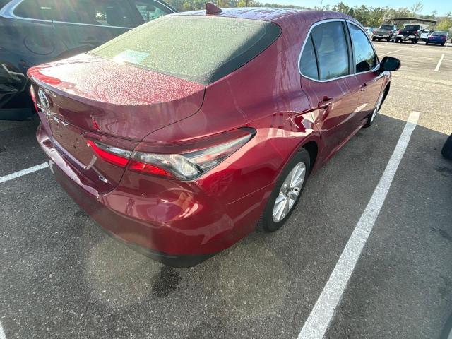 4T1R11AK2MU548067 - 2021 TOYOTA CAMRY LE RED photo 4