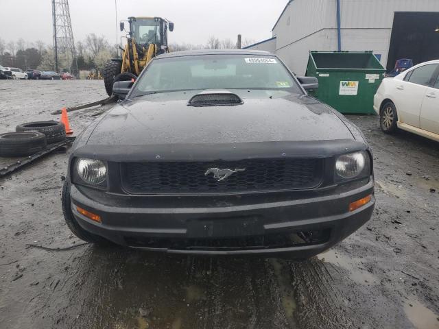 1ZVHT84N675350421 - 2007 FORD MUSTANG BLACK photo 5