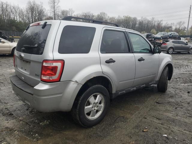 1FMCU9DG2BKC48668 - 2011 FORD ESCAPE XLT SILVER photo 3