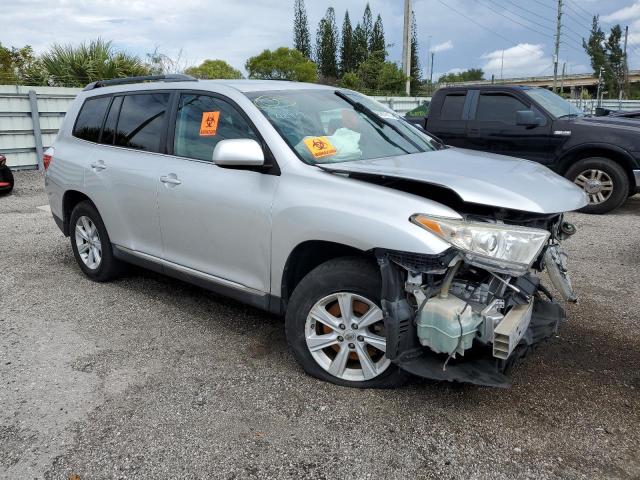 5TDZA3EH4DS042937 - 2013 TOYOTA HIGHLANDER BASE SILVER photo 4